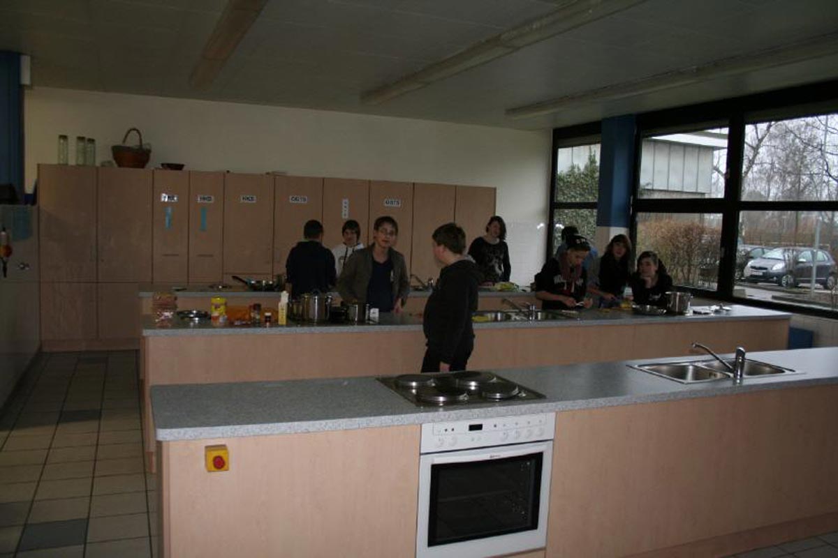  Küche II - Gebäude C - Gruppenarbeitsplätze
